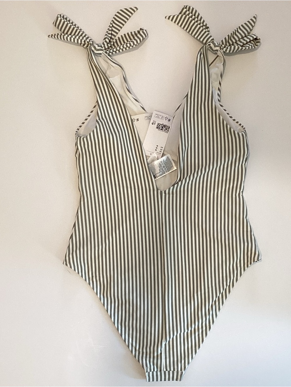 H&M Striped Tie-Shoulder Padded Cup High-Leg One-Piece Swimsuit - NWT - Picture 4 of 6